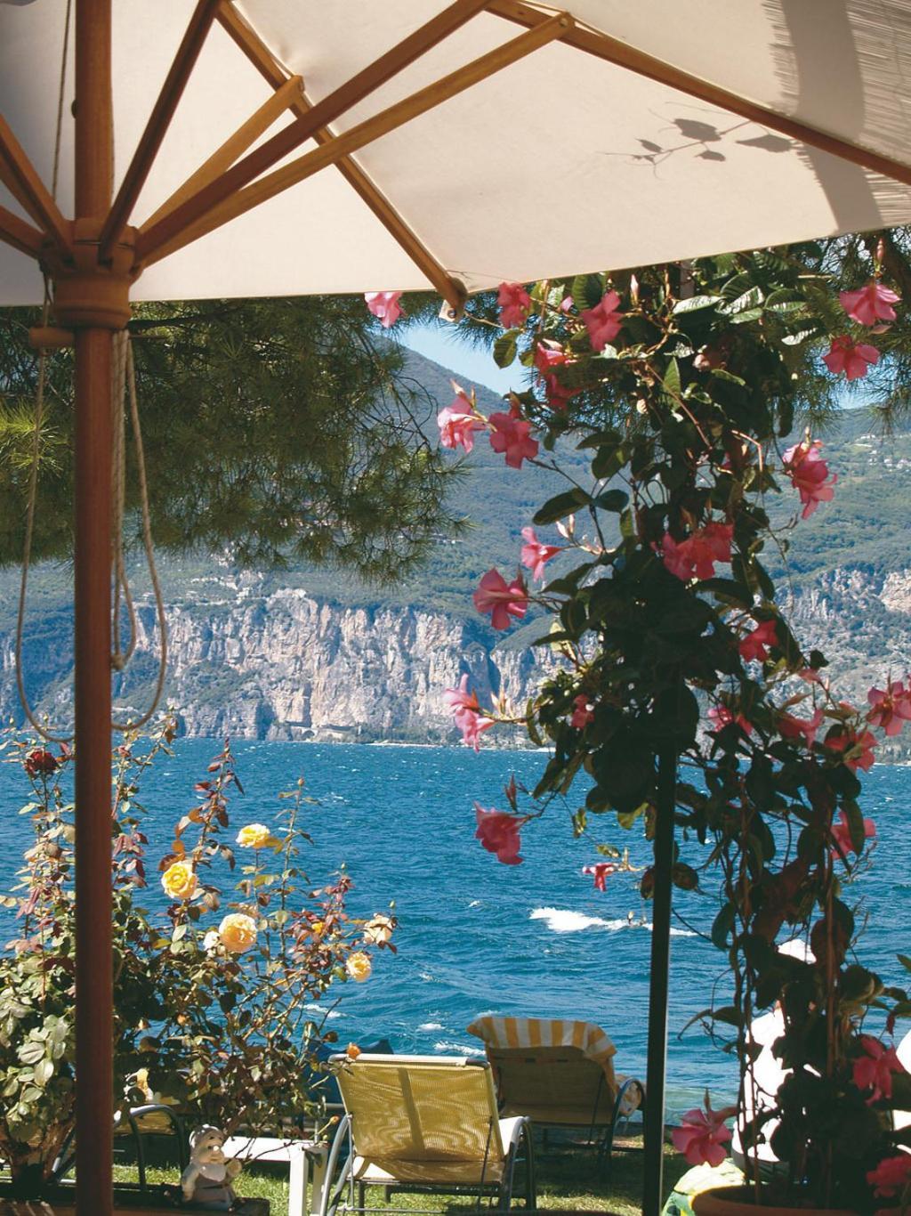 Hotel Du Lac - Relax Attitude Hotel Brenzone sul Garda Eksteriør billede