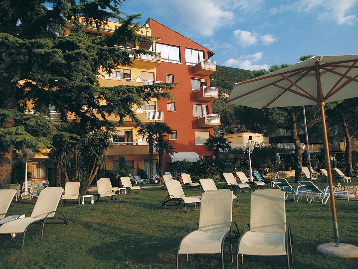 Hotel Du Lac - Relax Attitude Hotel Brenzone sul Garda Eksteriør billede